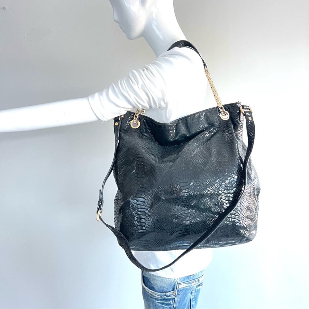 ♦️SOLD♦️MICHAEL KORS Jet Black Snake Python Embossed Patent Leather Shoulder Bag - Picture 15 of 15